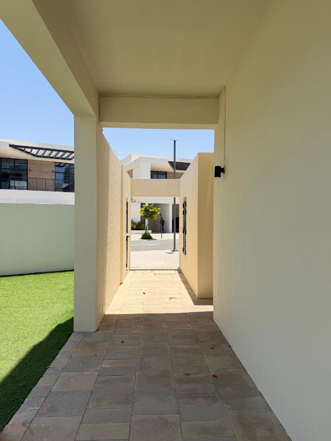 Luxury 4BR Beach Access Villa by FREE Holiday Homes - B&B Ras al-Khaimah