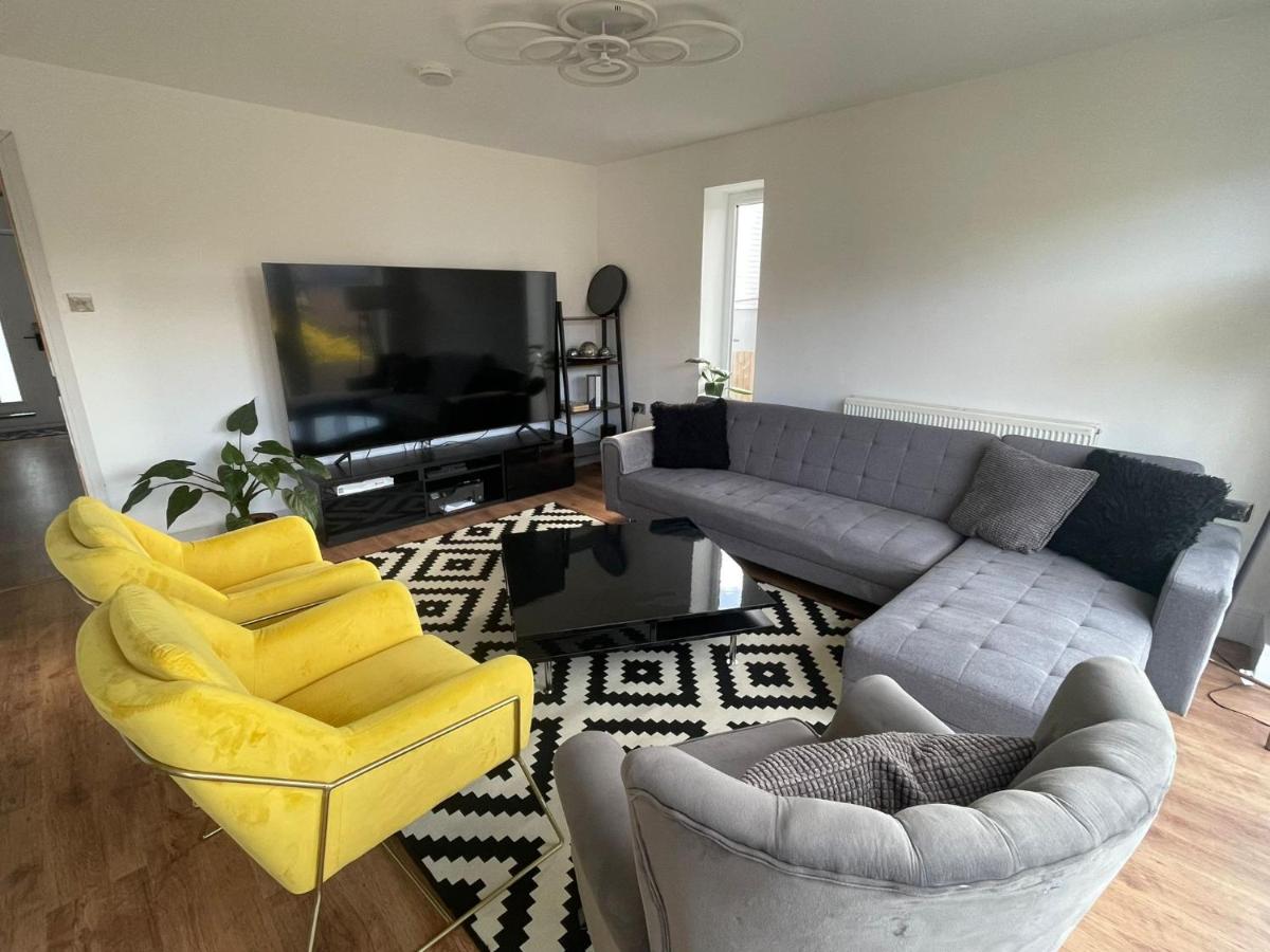Rooms in Luxury 6 Bedroom House - B&B Strood