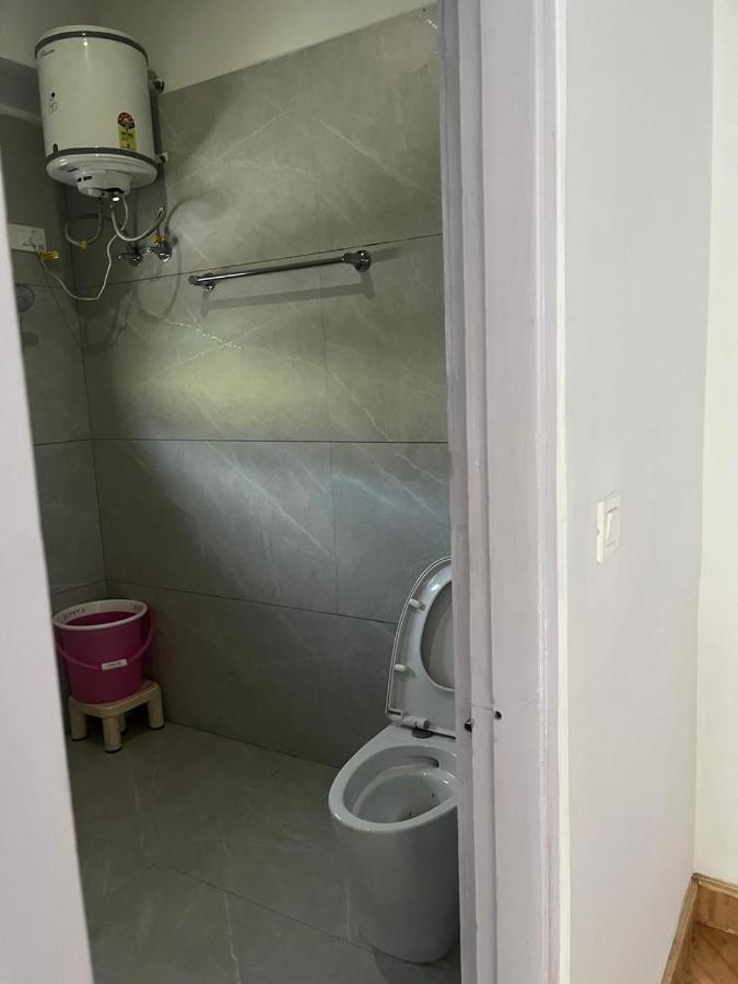 Taksh Holiday Home - Bed and Breakfast Kukri Ser