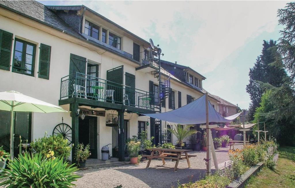 Gites sur l'étang - Bed and Breakfast Saint-Priest-de-Gimel