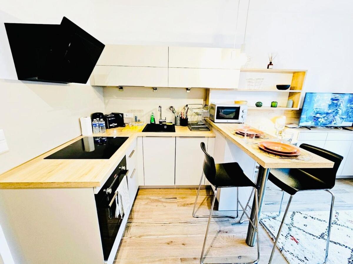 Perfect city stay-1BR with terrace - Bed and Breakfast Luxemburg
