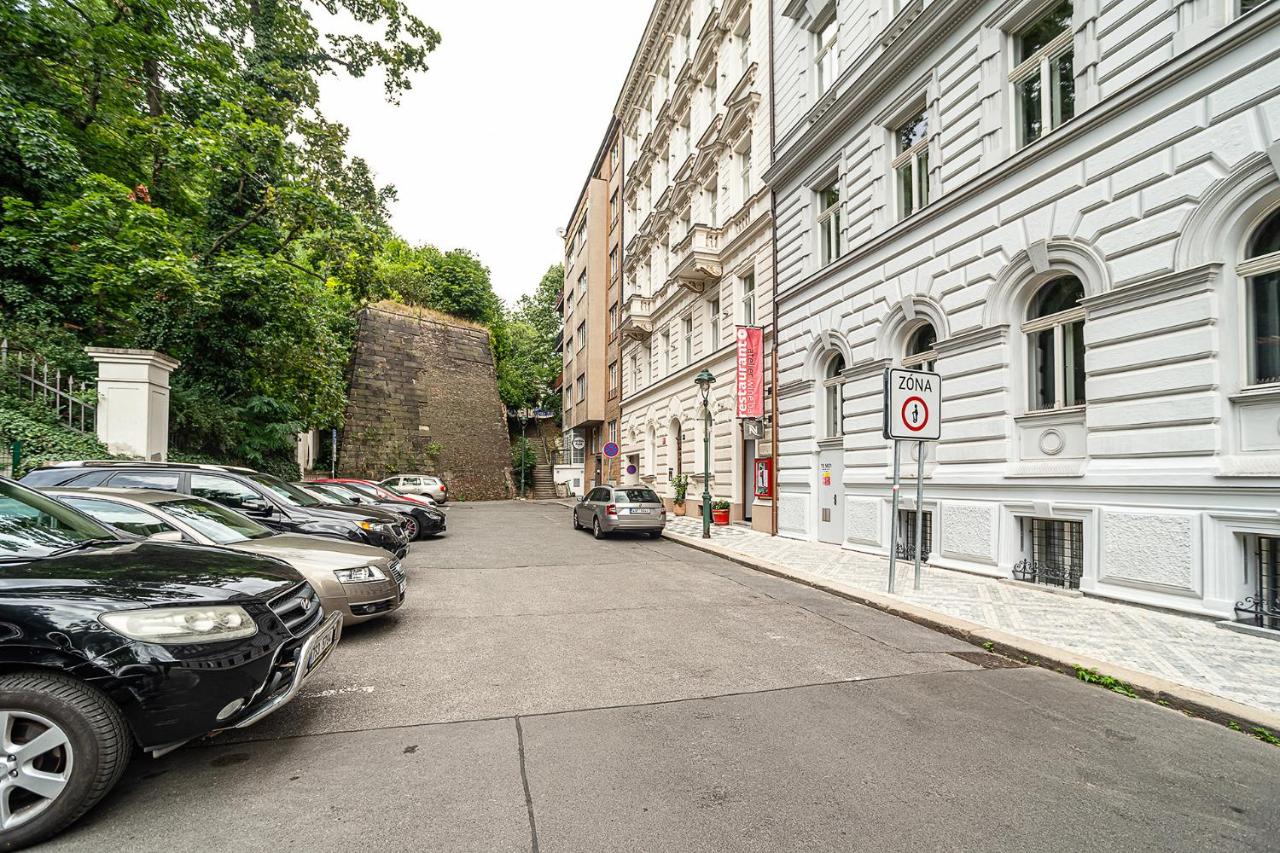 Magic Apartment with Terrace - B&B Praga