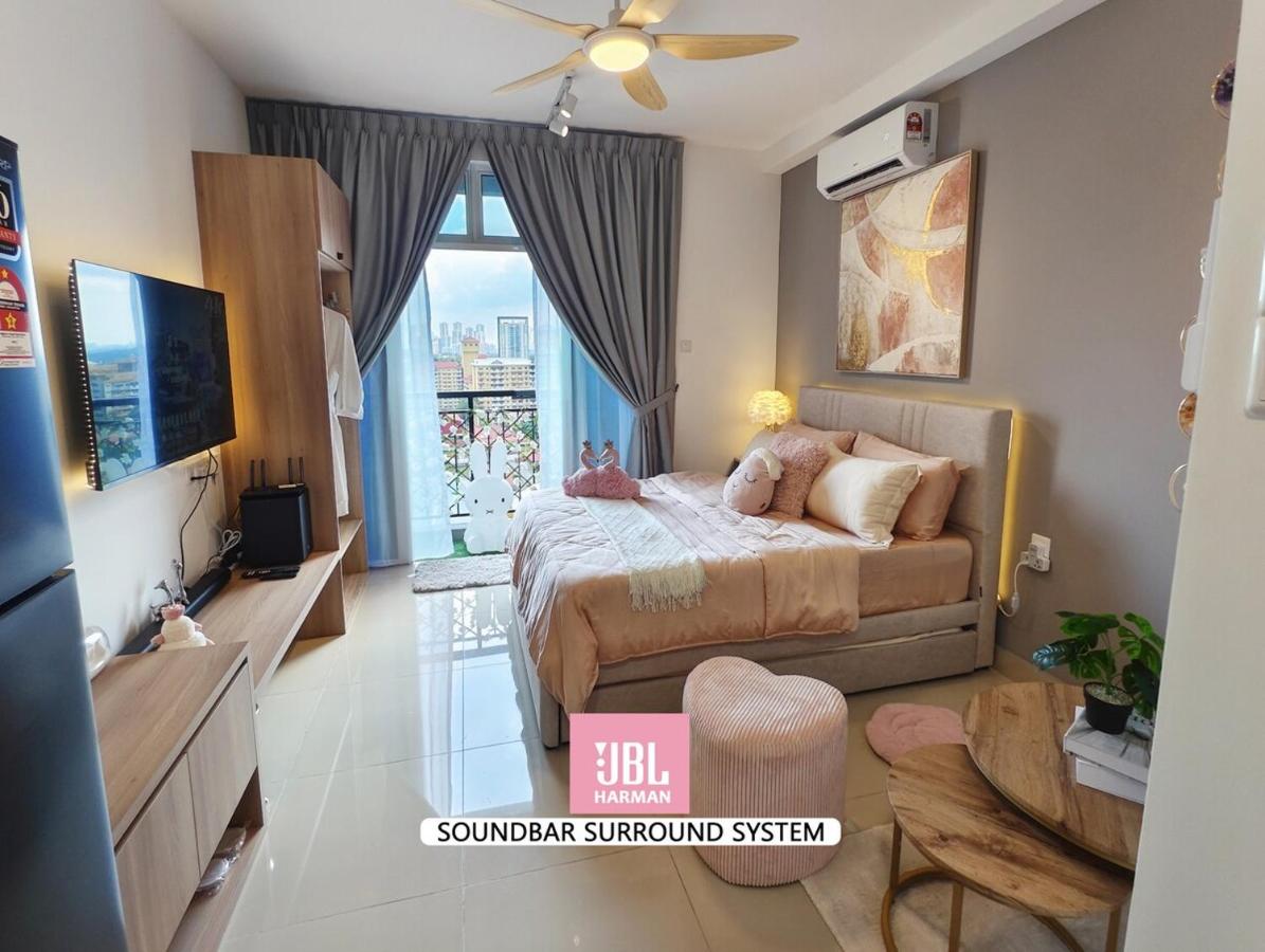 PinkyDolly Dream House-JBL Sound system I Netflix 3Pax - B&B Johor Bahru