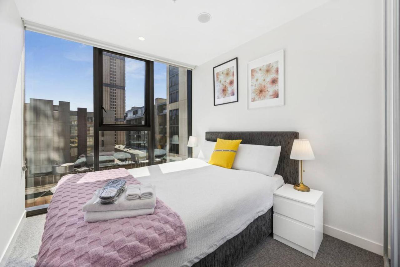 Realm Apartment Two Bedroom Apartment with Parking - B&B Adelaide