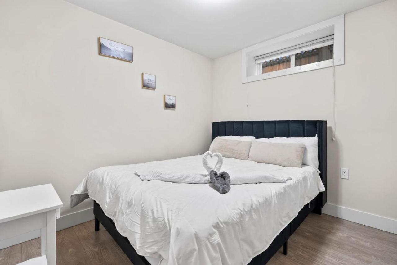 Private 2 bd 1 bath basment suit - B&B Vancouver