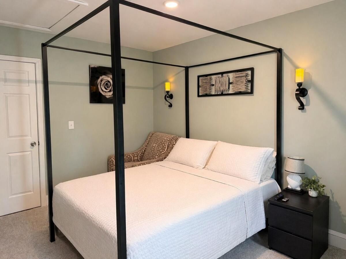 Concord Comfort 3BR Gem Near Downtown - Bed and Breakfast Concord