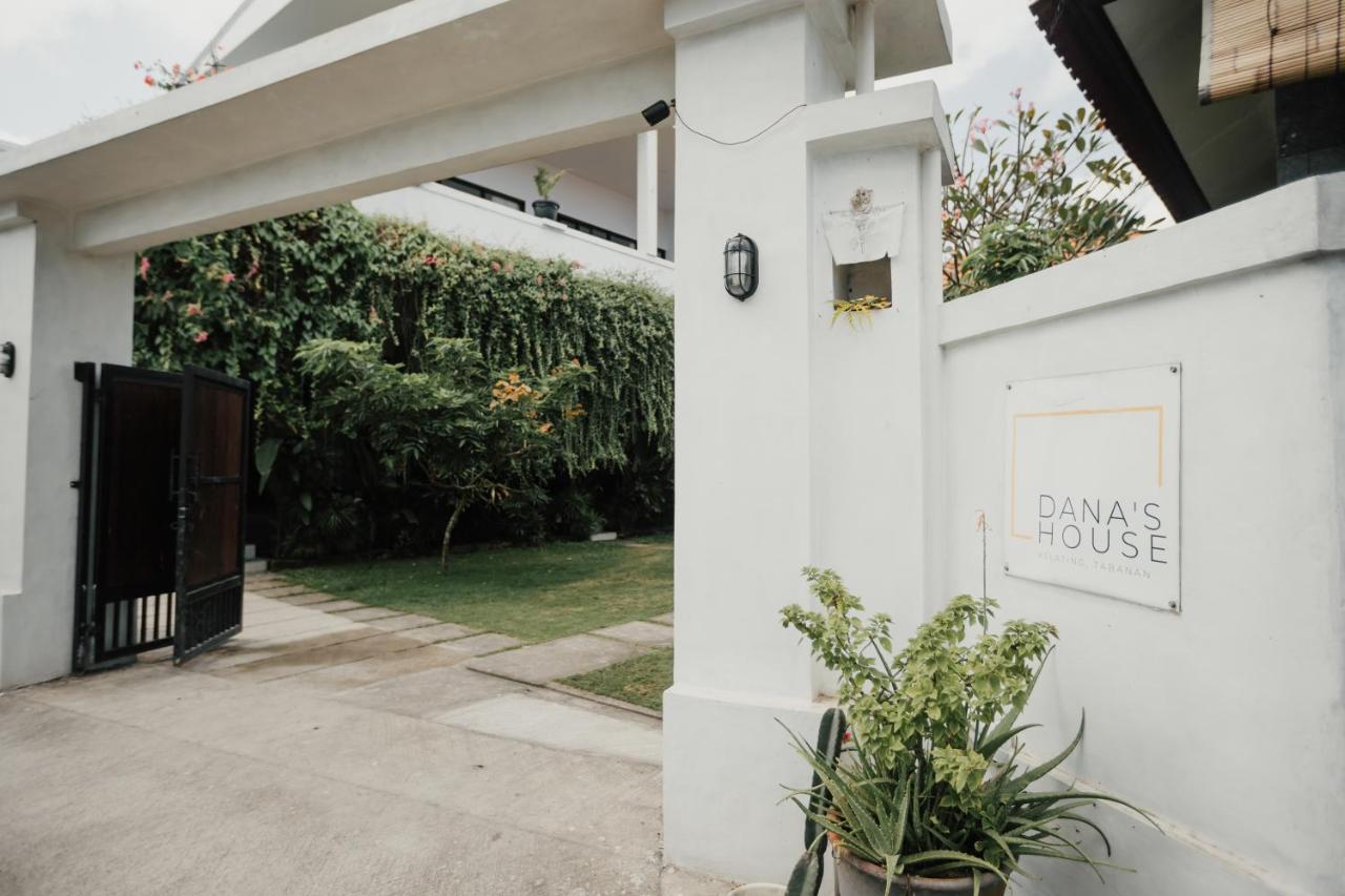 Dana's Kelating Guest House, Close to Kelating Beach - B&B Tabanan