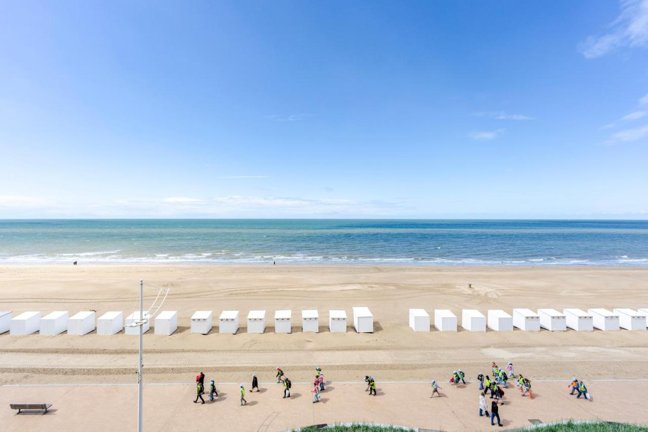 Luxury Zeedijk apartment with direct ocean view 6p - B&B Koksijde