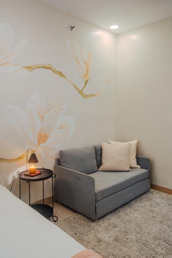 Iloilo Blossom Suites - B&B Iloilo City