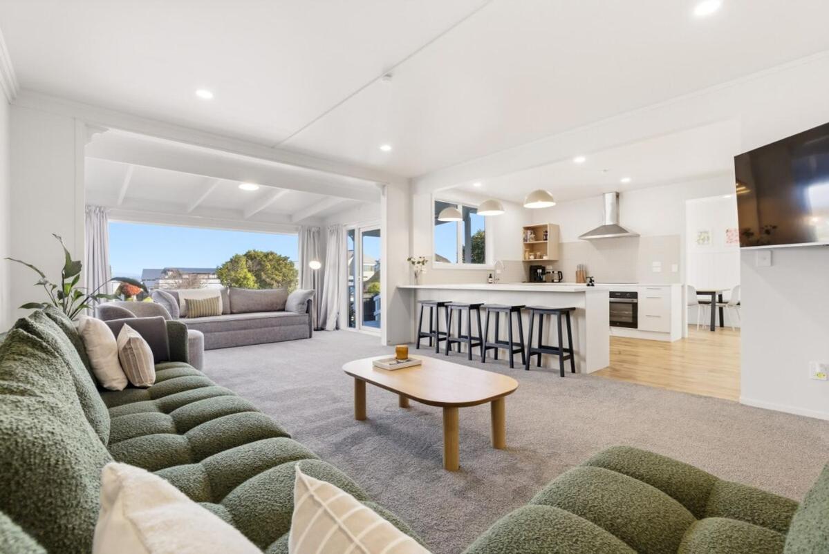 The Lodge - Sleeps 20, Central, Spacious, Fresh - B&B Taupo