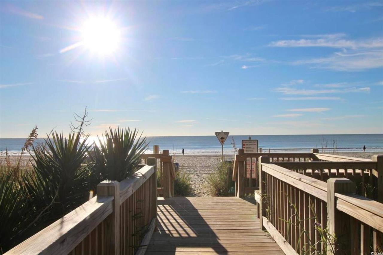 Sky-High Ocean Views 14th Floor Studio for 2 - Chambres d'hôtes Myrtle Beach
