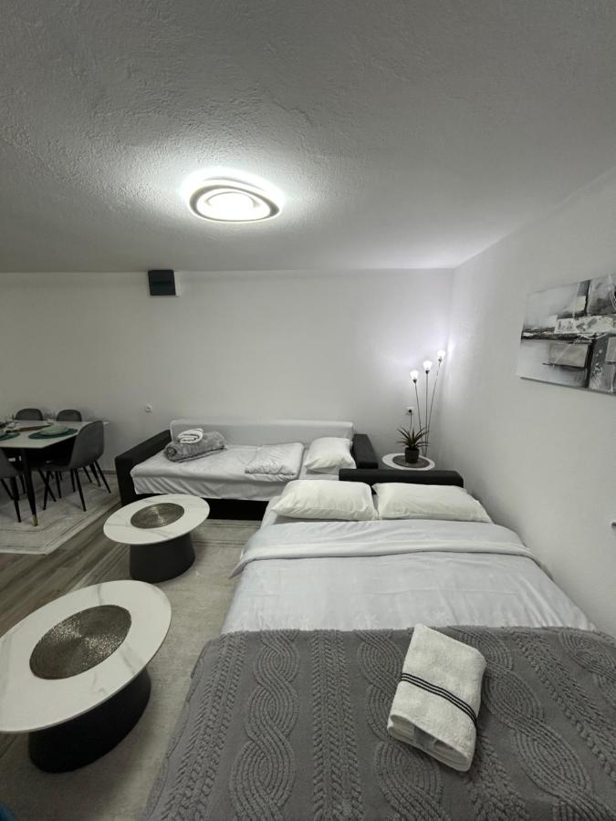 Velidin Garden apartment - B&B Plav