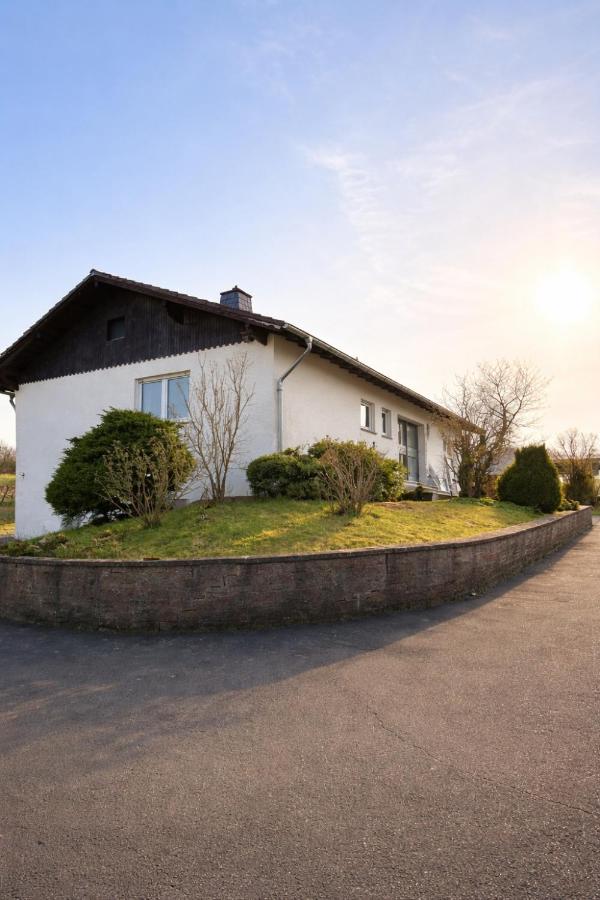 Haus Eifelkind - Ferienwohnung Basberg