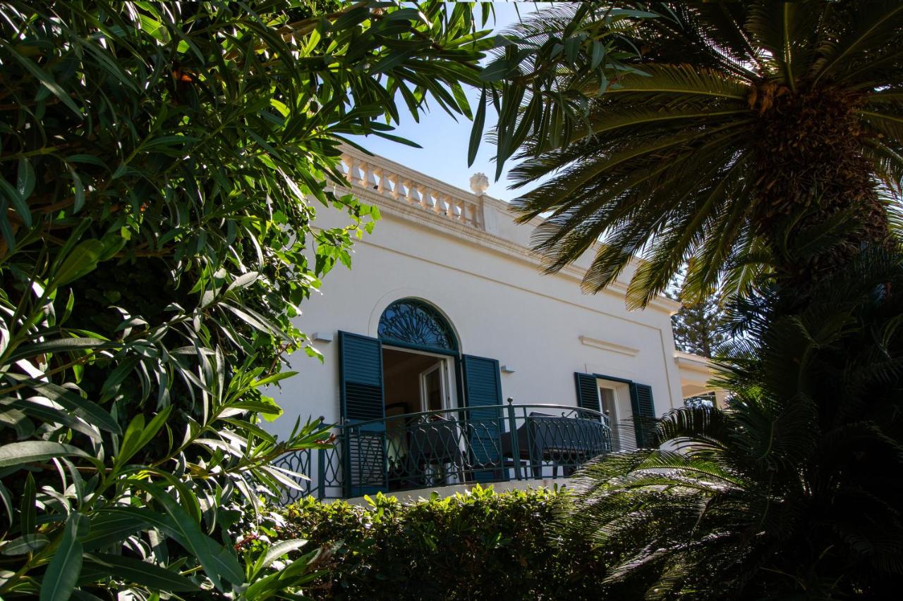 Villa Donna Luigia - garden & private pool - B&B Marsala