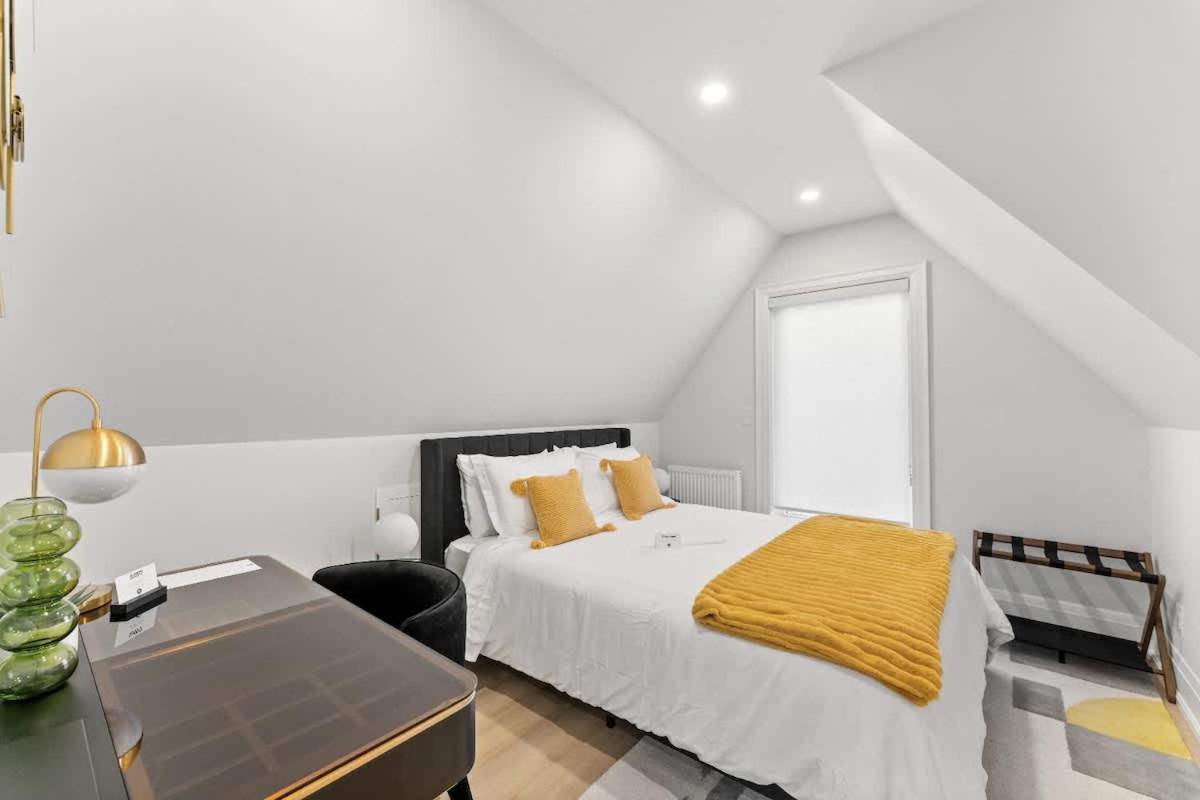 Luxury Suite 1 BR - 1 Bed - Stylish - New Build - Downtown - B&B Toronto