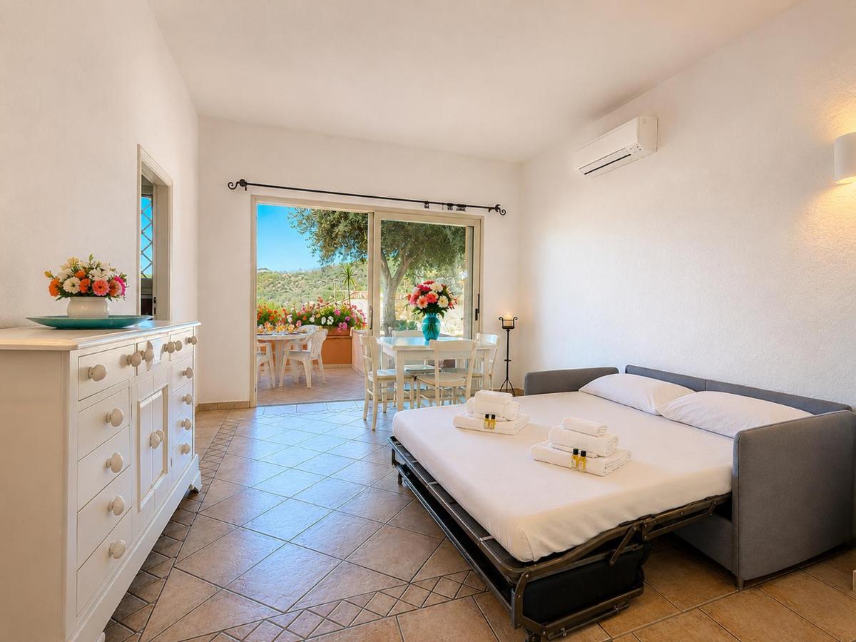 Le Ginestre Two Bedroom Apartment 100 m from the Beach - B&B Baja Sardinia