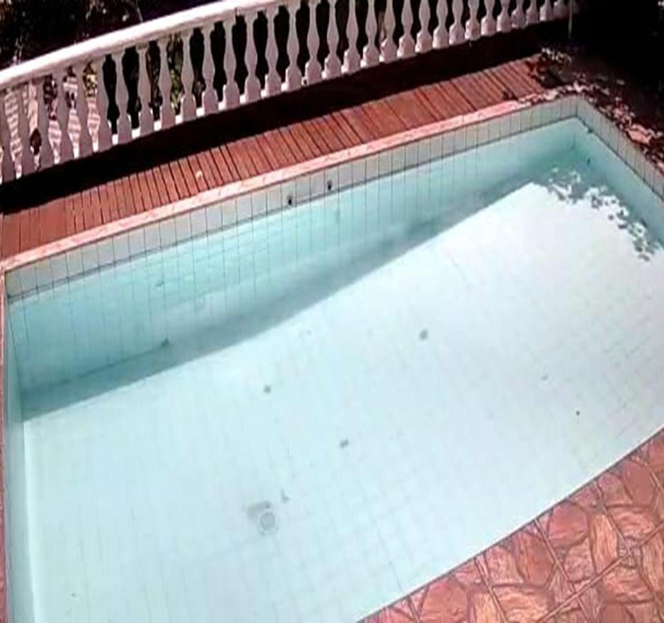 Casa com Piscina e Churrasqueira Perto da CBF, Feirarte, Parque Nacional - Bed and Breakfast Teresópolis