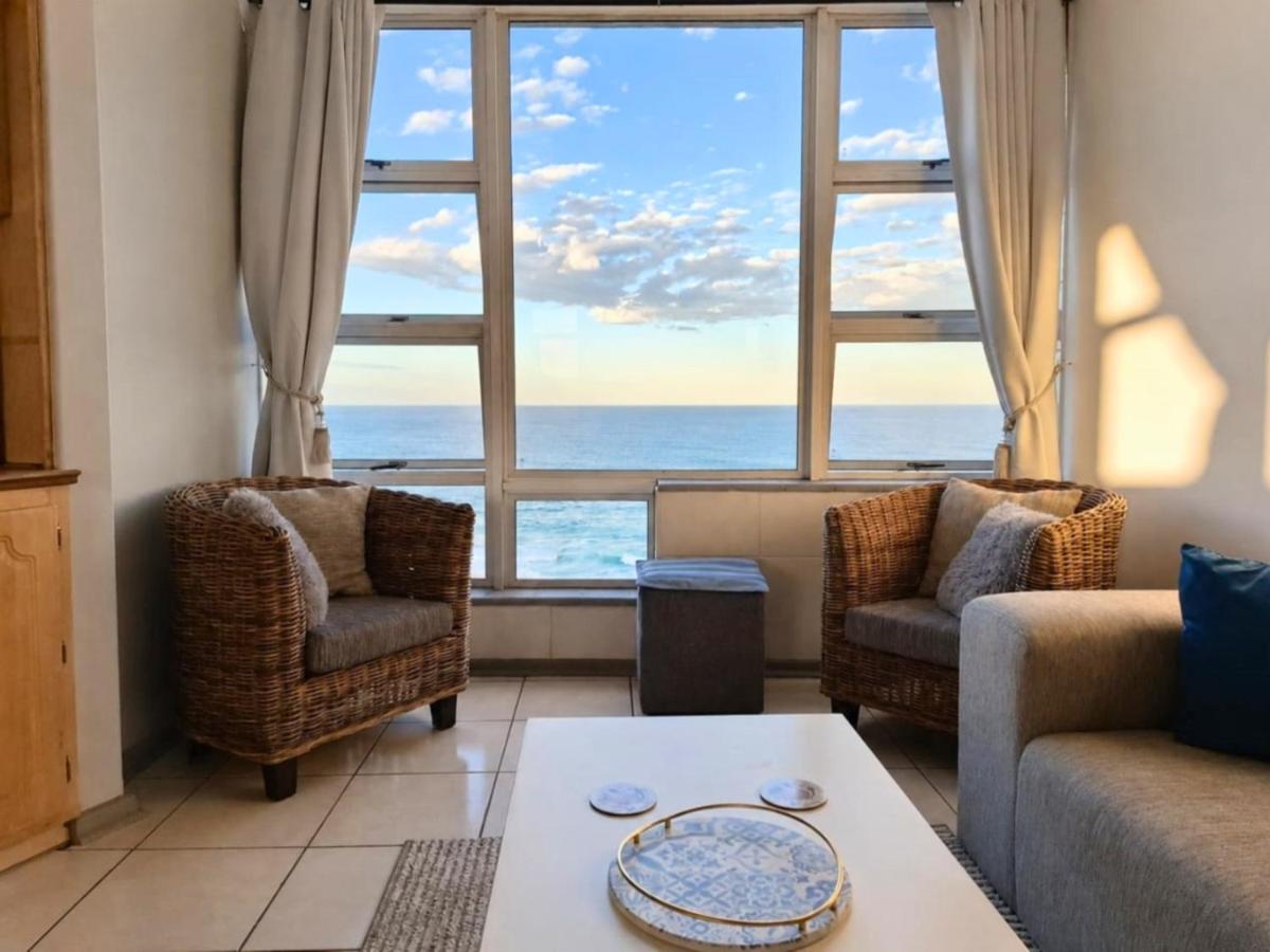 Scottburgh Views 707 Seafront Apartment - Bed and Breakfast Scottburgh