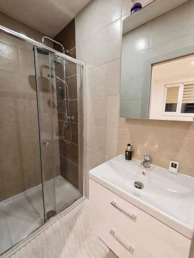 Axiom Suites - Astra 2 - Bed and Breakfast Košice