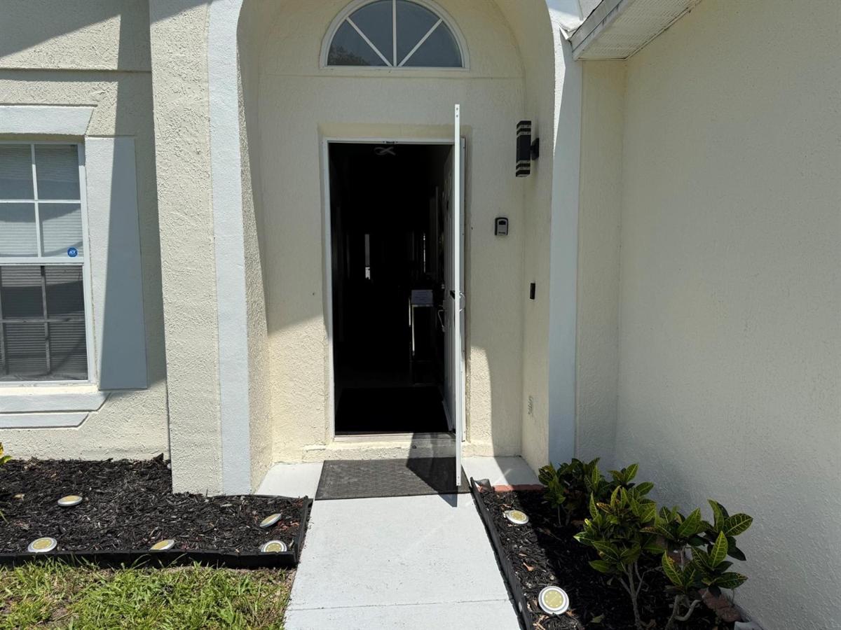 Amazing Star Wars Villa - Theater, Full Arcade & Private Pool, 5BR Near Disney - Chambres d'hôtes Orlando