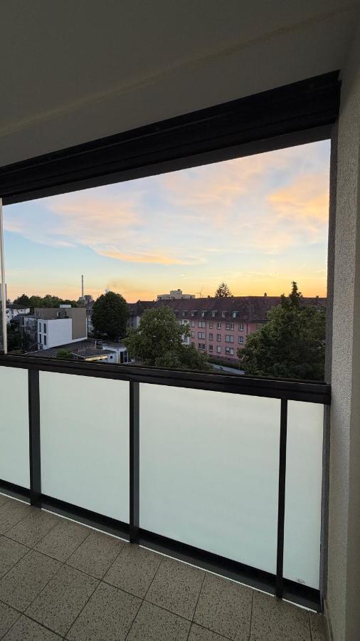 3-Zimmer-Wohnung mit Balkon, Parkplatz & WLAN - B&B Karlsruhe