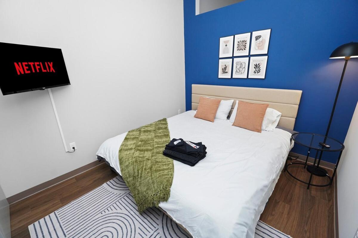 Downtown Milwaukee 2BR, 5 Min Walk to RiverWalk - B&B Milwaukee