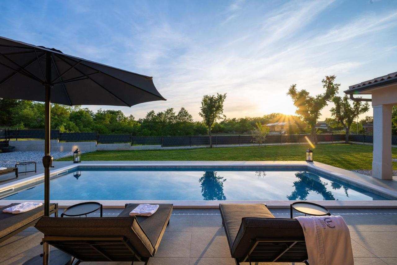 Modern Villa Lizzul a quiet countryside escape - B&B Šumber