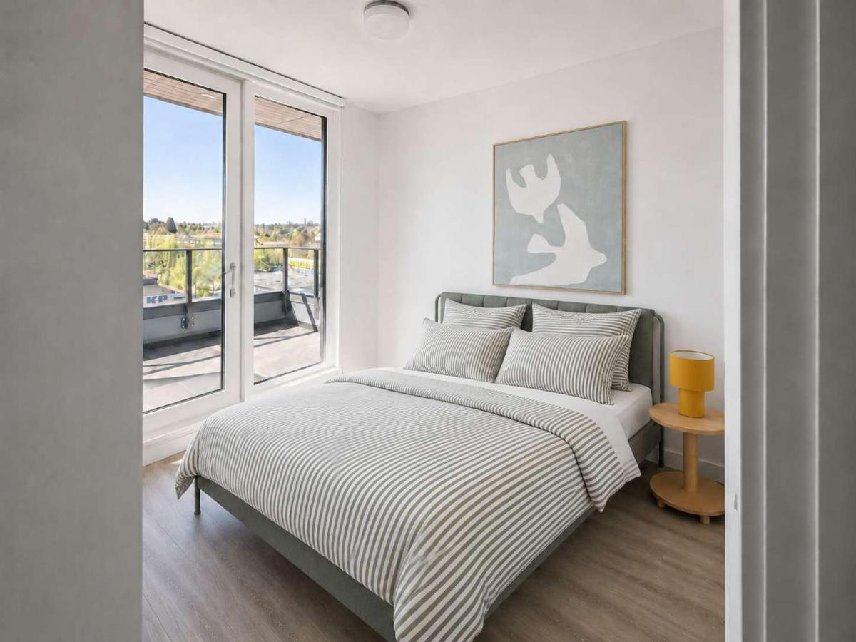 Brand New 1BR Suite with AC Walk to The Drive - B&B Vancouver