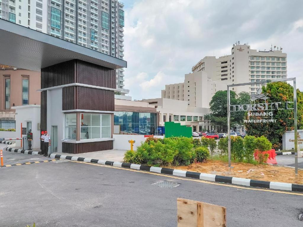 Dorsett Waterfront Subang by Homebrickz - B&B Petaling Jaya