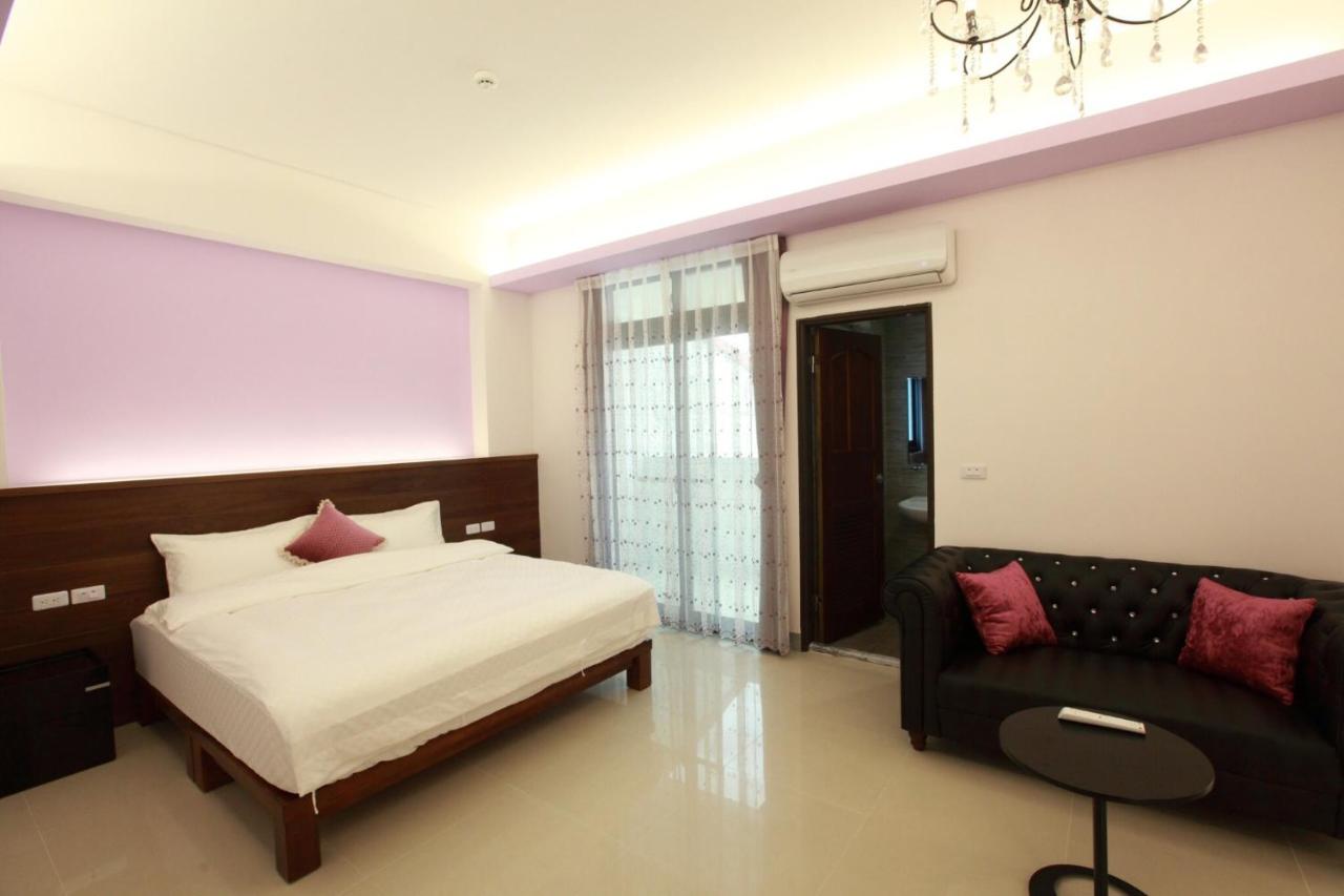 Habitación con cama grande