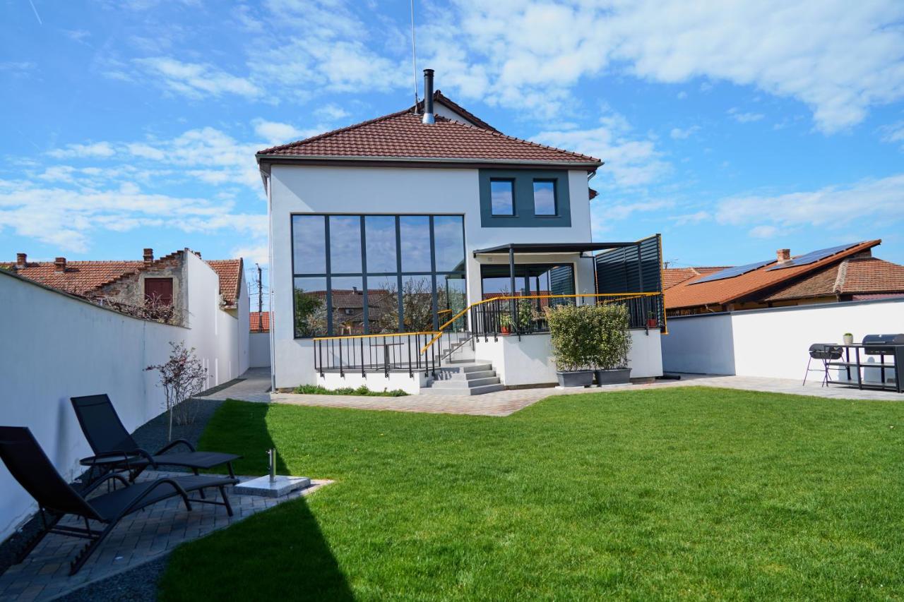 BlackBird Hub - B&B Arad