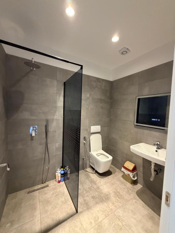 Blue Coast Shengjin 2 - B&B Margjonaj