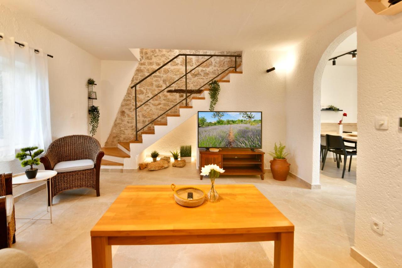 My Casa Vento - Spacious House with Garden, BBQ and Parking - Ferienwohnung Poreč