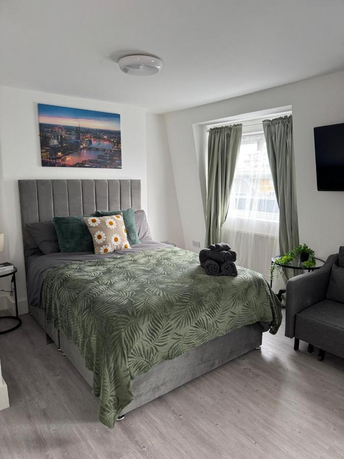 Top Floor Studio Flat in Maida Hill, W9- B3 - B&B Londra