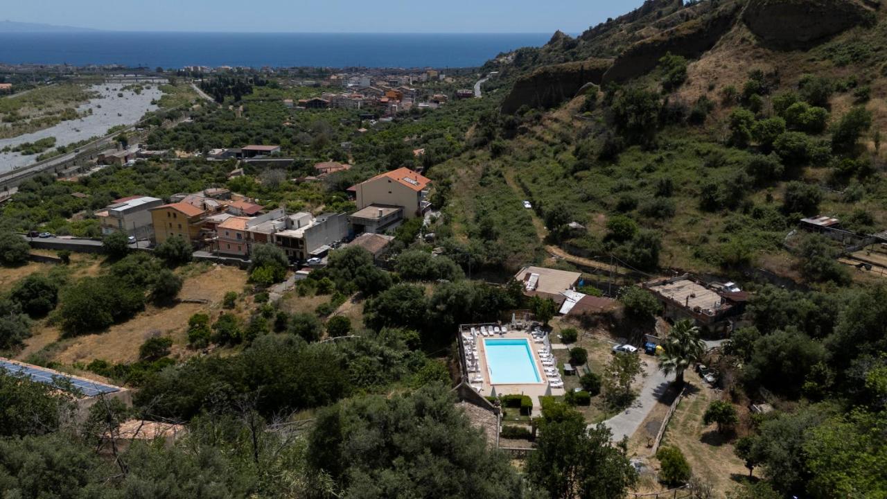 La Locanda degli Amici - B&B Santa Teresa di Riva