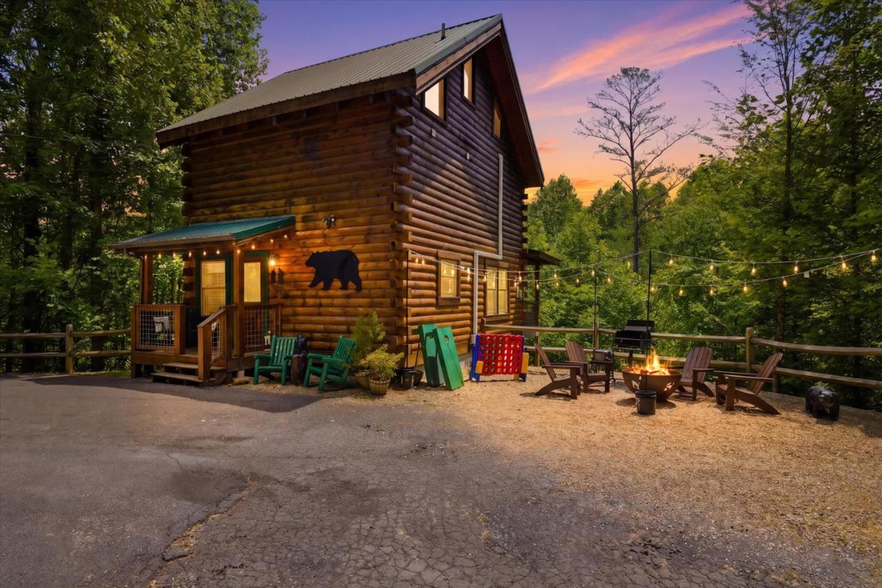 Black Bear Bungalow by Beyond Expectations - B&B Gatlinburg
