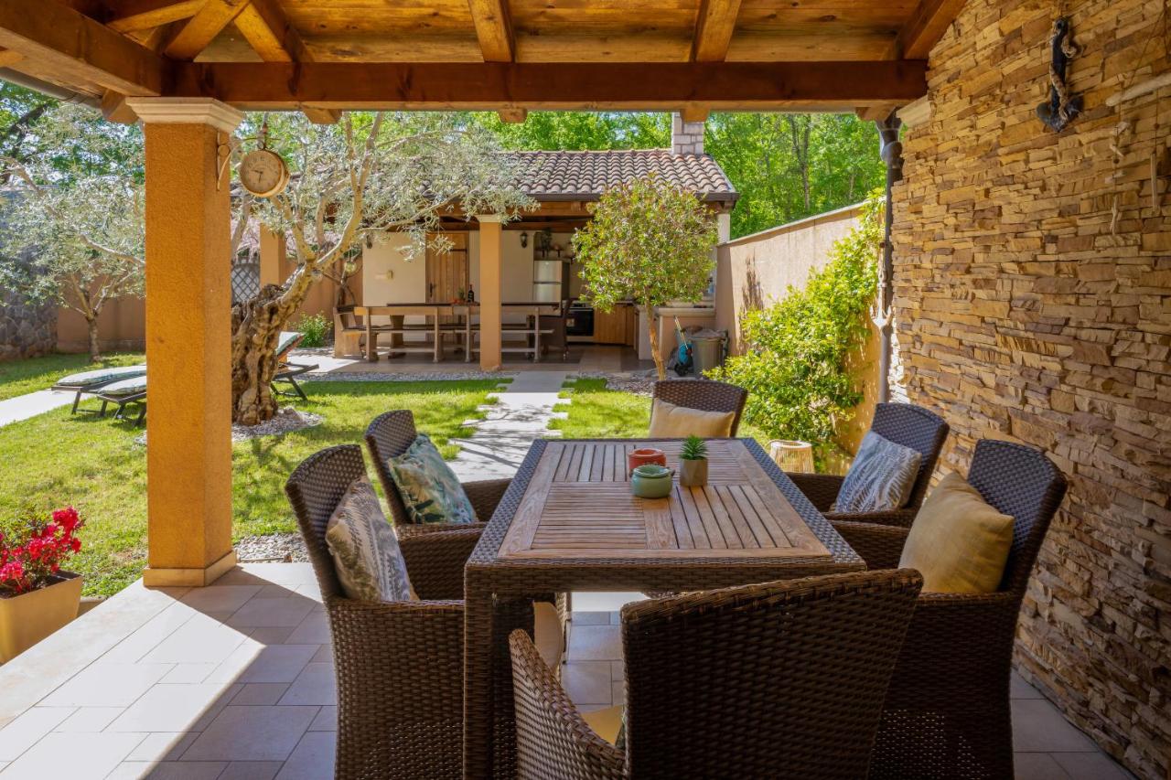 Apartman Sara s vrtom - Chambres d'hôtes Vantačići