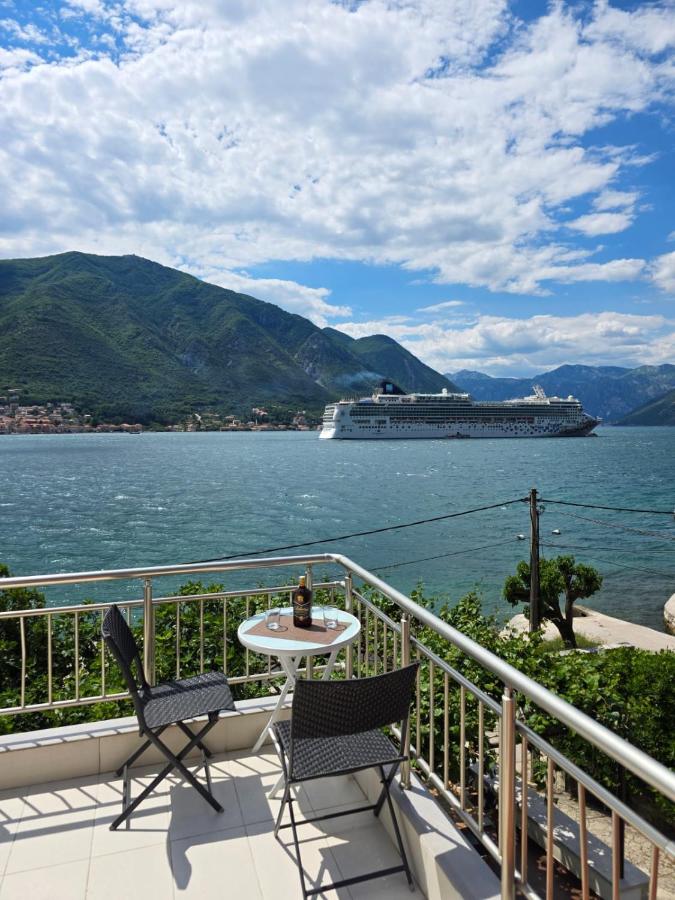 Loft Apartment Capitano on the sea shore - B&B Kotor