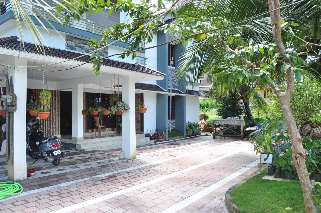 Elroi Homestay - B&B Kalpatta