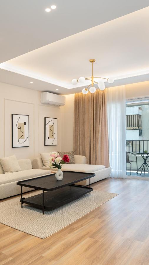 Amal New Bazaar Luxury Apartment - Bed and Breakfast Tirana