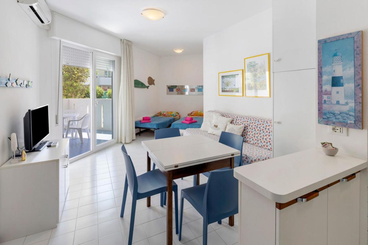 Bilocale TM frontemare con piscina - B&B Lignano Sabbiadoro