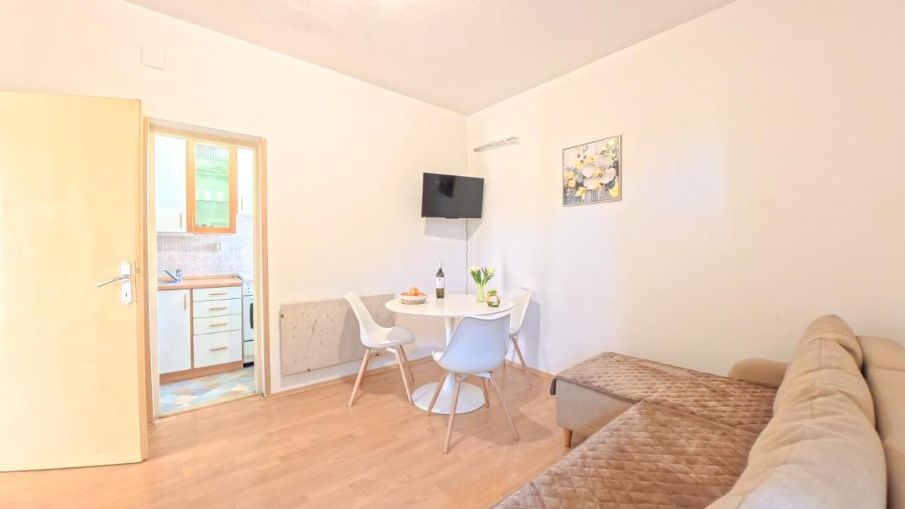 Appartamento con 1 Camera da Letto e Vista Giardino 