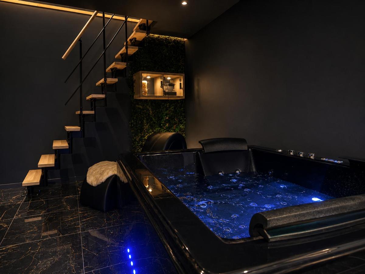 Éclipse - Loft Romantique - Jacuzzi - Cinéma Privé - B&B Gaillac