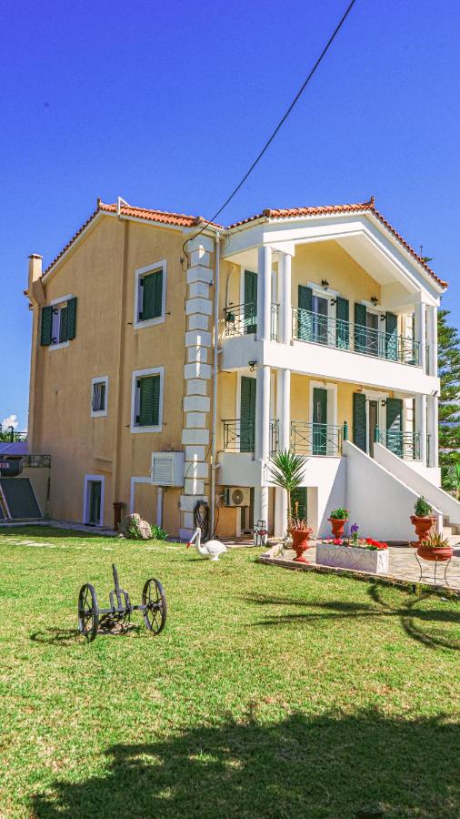 Villa Rodothea - B&B Chelmáta