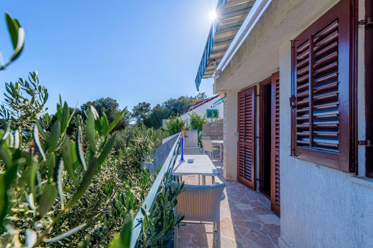 7 Olives Vintage Apartments - B&B Rogoznica