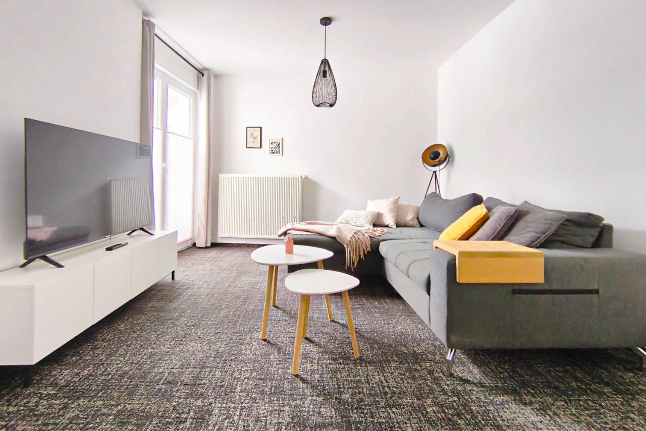 Exclusive 85 qm Wohnung, offener Loft-Charakter, 24-Std Check-In, separater Eingang, Parkplatz, 6 Personen, 3 Schlafzimmer, Familien- Geschäftswohnung, WLAN - Chambres d'hôtes Bad Salzuflen