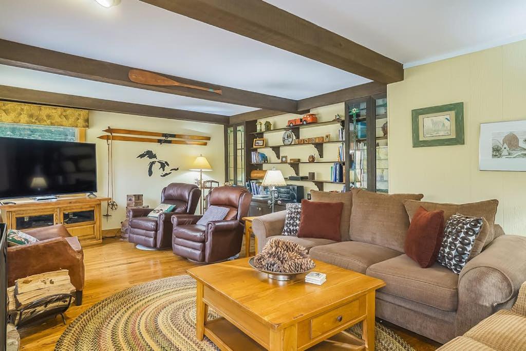 Riverside Abode - Ferienwohnung Thompsonville