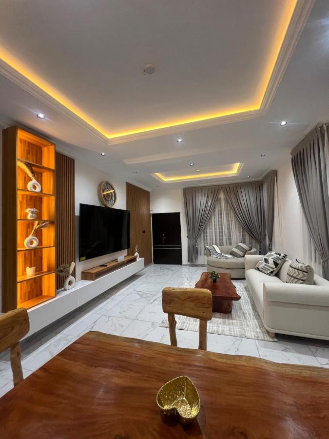 Luxury 3BR 3BA Villa in Gated Estate with Fast WiFi - B&B Medina Estates
