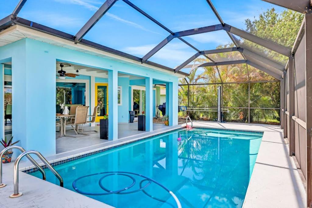 Three Palms Retreat - B&B Cape Coral