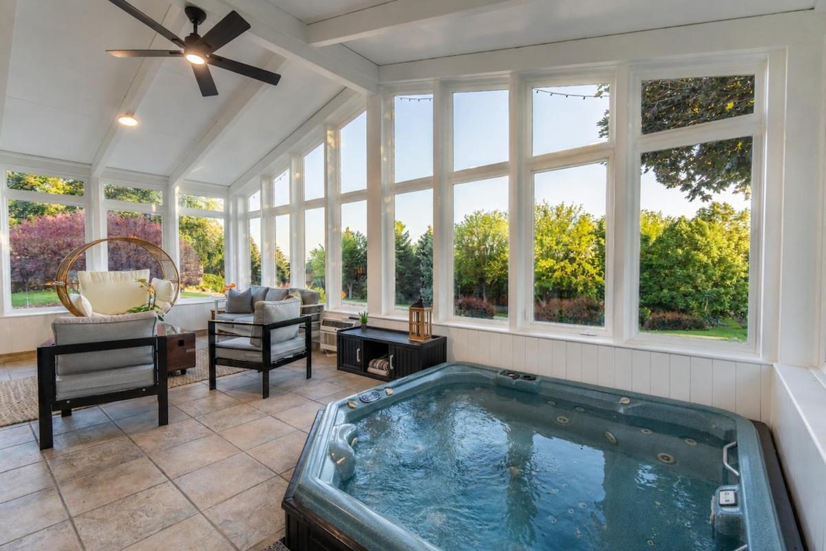 Mountain Luxury Retreat - Bed and Breakfast Orem